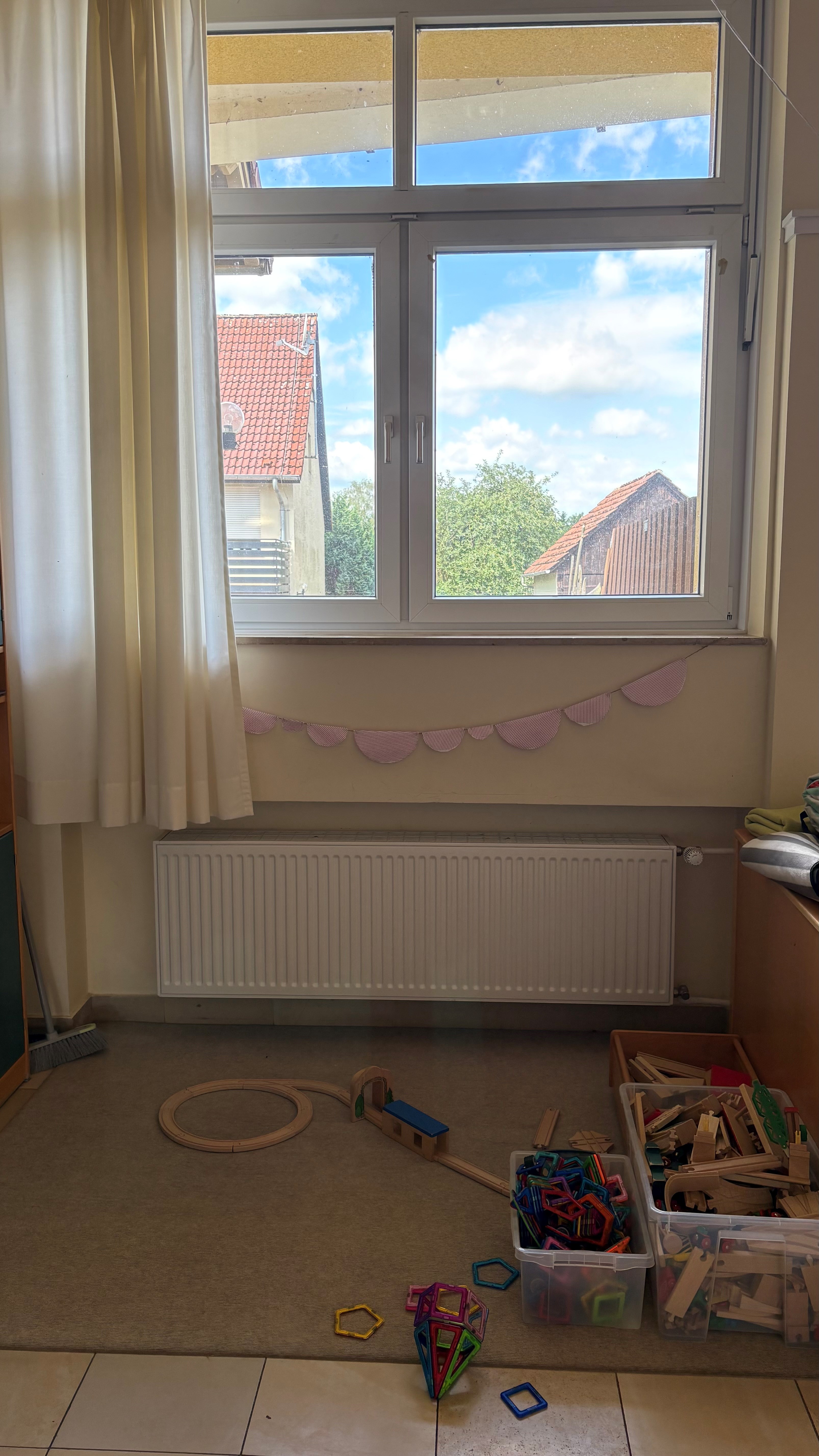 „Konstruieren und Gestalten: Freies Bauen und schöpferisches Erschaffen lebendiger Spielwelten.“